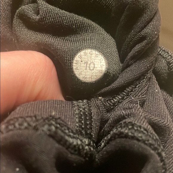 Lululemon Wunder Under Leggings - Picture 5 of 5